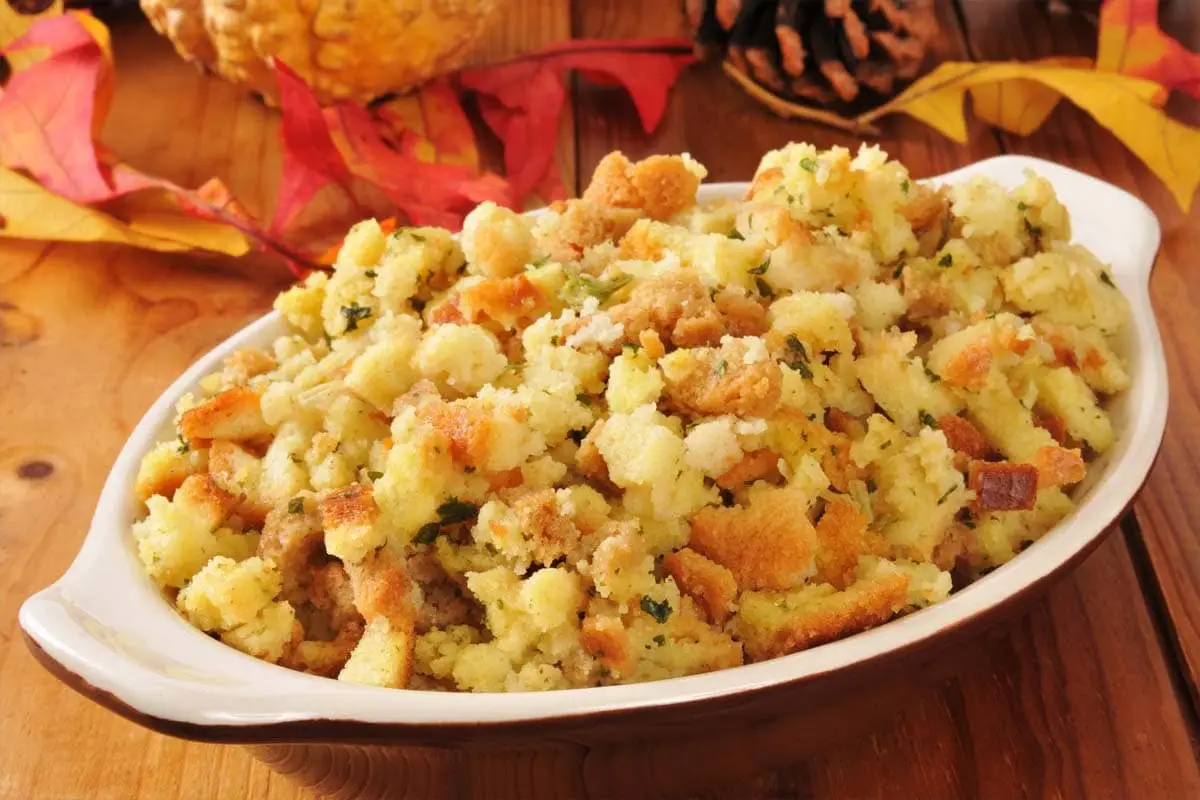 Can cats eat stuffing?