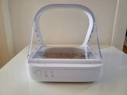 Recenze SureFeed Microchip Pet Feeder: Představení SureFeed Microchip Feeder