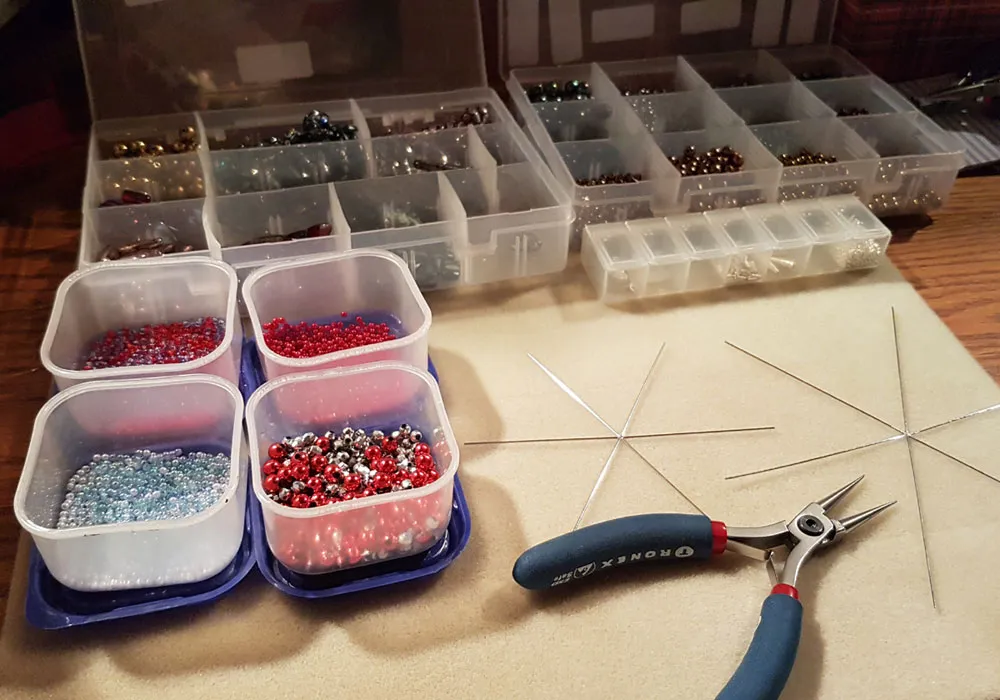 17+ nápadů na sváteční dekorace bezpečné pro kočky (ilustrovaný průvodce)' title=