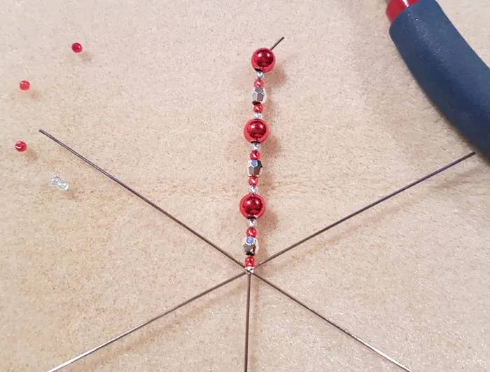 17+ nápadů na sváteční dekorace bezpečné pro kočky (ilustrovaný průvodce)' title=