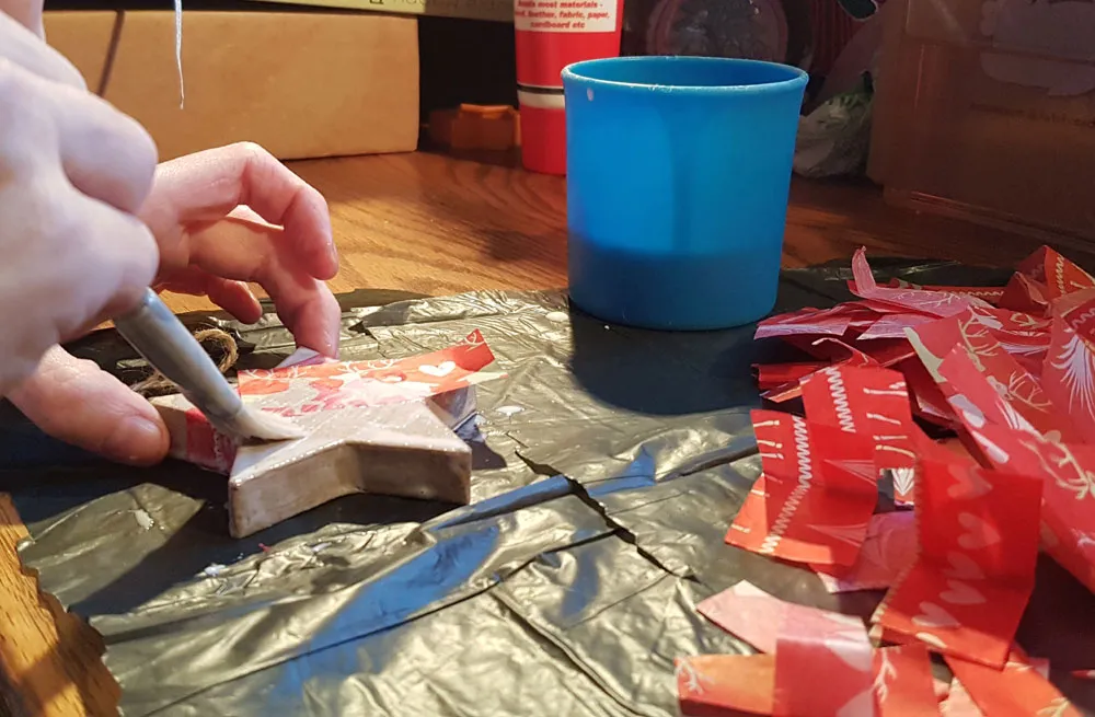 猫に安全なホリデーデコレーションのための 17 以上のアイデア (図解付きガイド)' title=