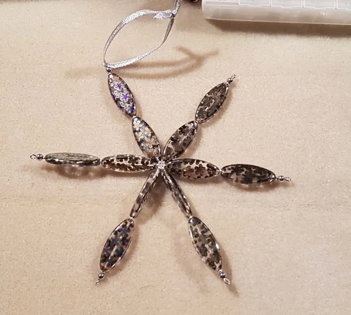 猫に安全なホリデーデコレーションのための 17 以上のアイデア (図解付きガイド)' title=