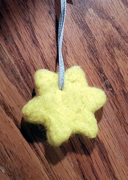 猫に安全なホリデーデコレーションのための 17 以上のアイデア (図解付きガイド)' title=