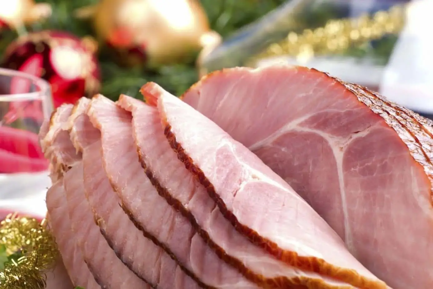 ¿Pueden los gatos comer jamón navideño?