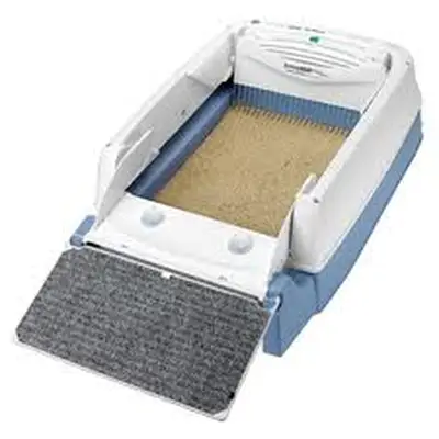 Self cleaning litter tray