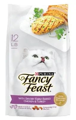 Purina Fancy hostina s pikantným kuracím a morčacím suchým krmivom pre mačky